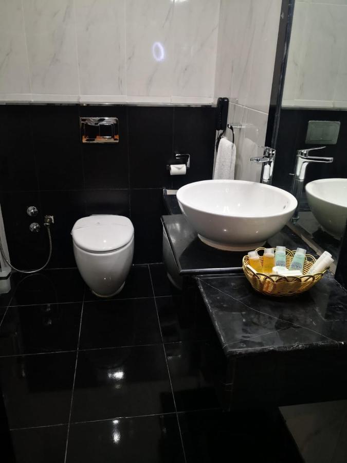 Royal Qatar Hotel Doha Buitenkant foto