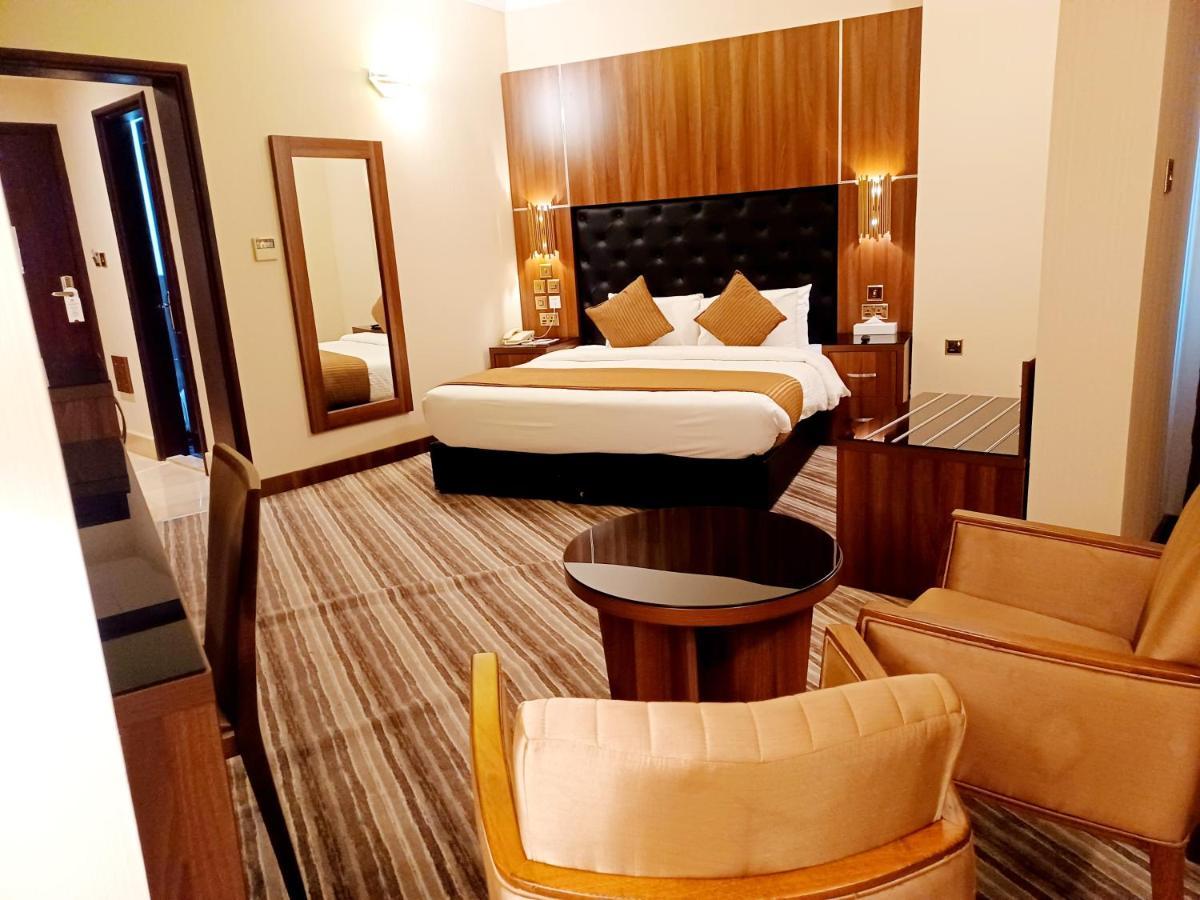 Royal Qatar Hotel Doha Buitenkant foto