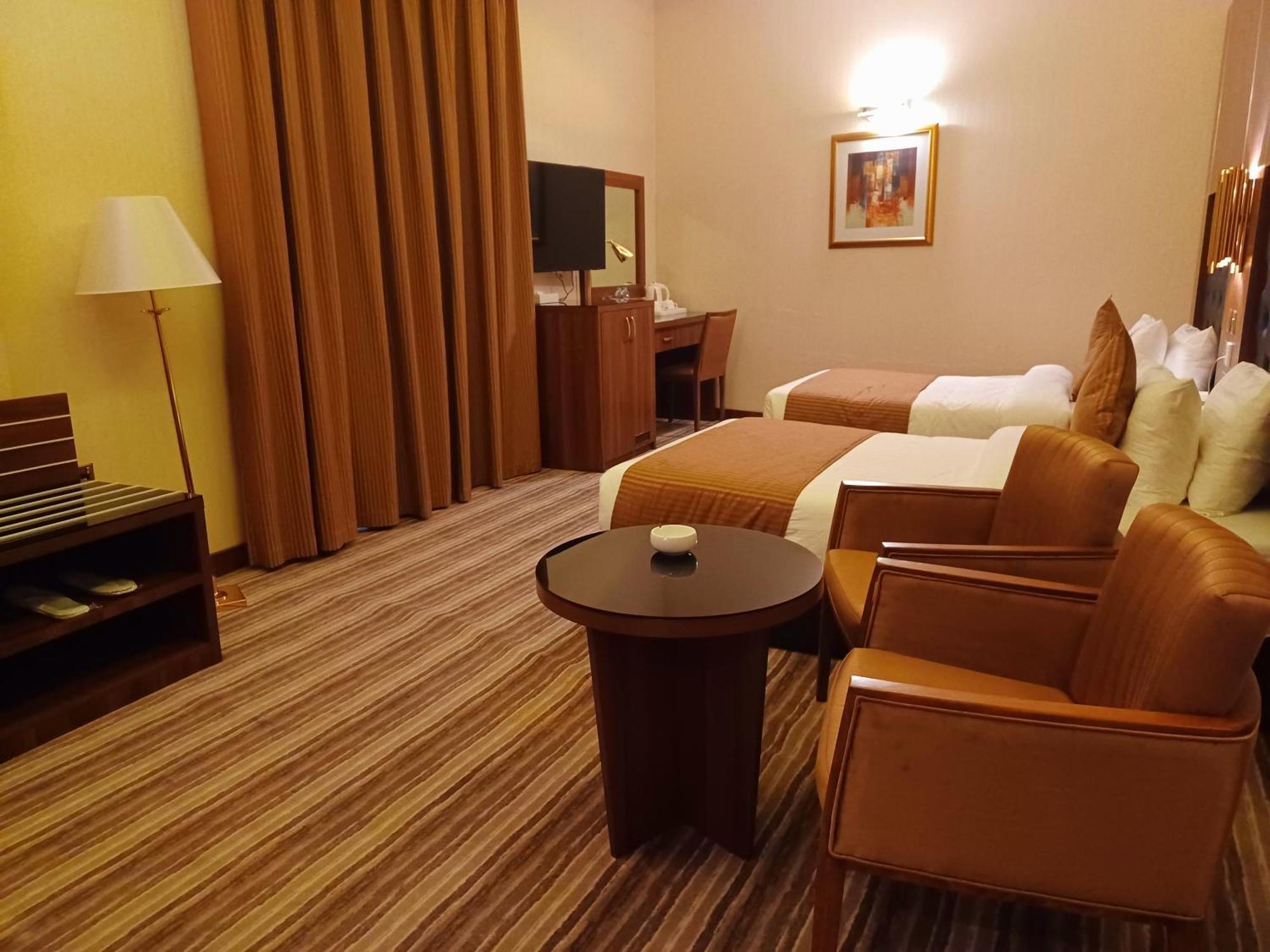 Royal Qatar Hotel Doha Buitenkant foto